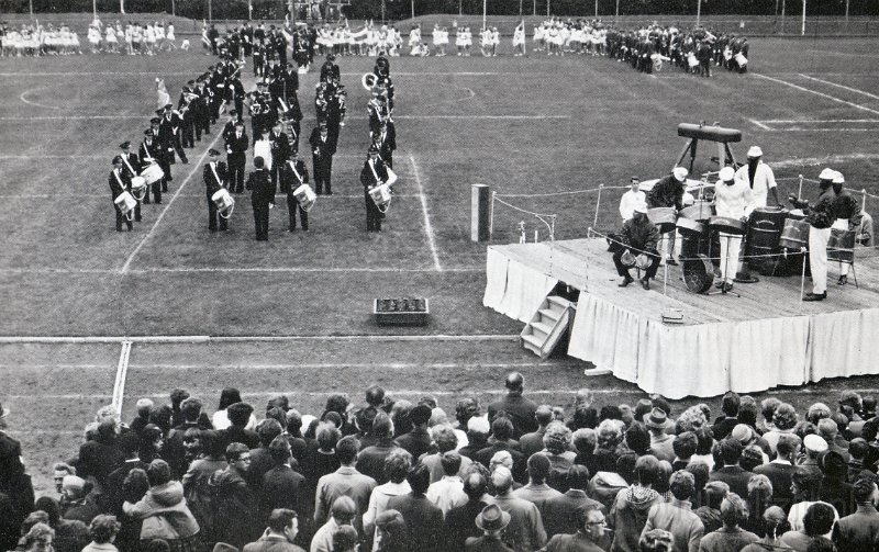 Sportpark centrum met festiviteiten.jpg